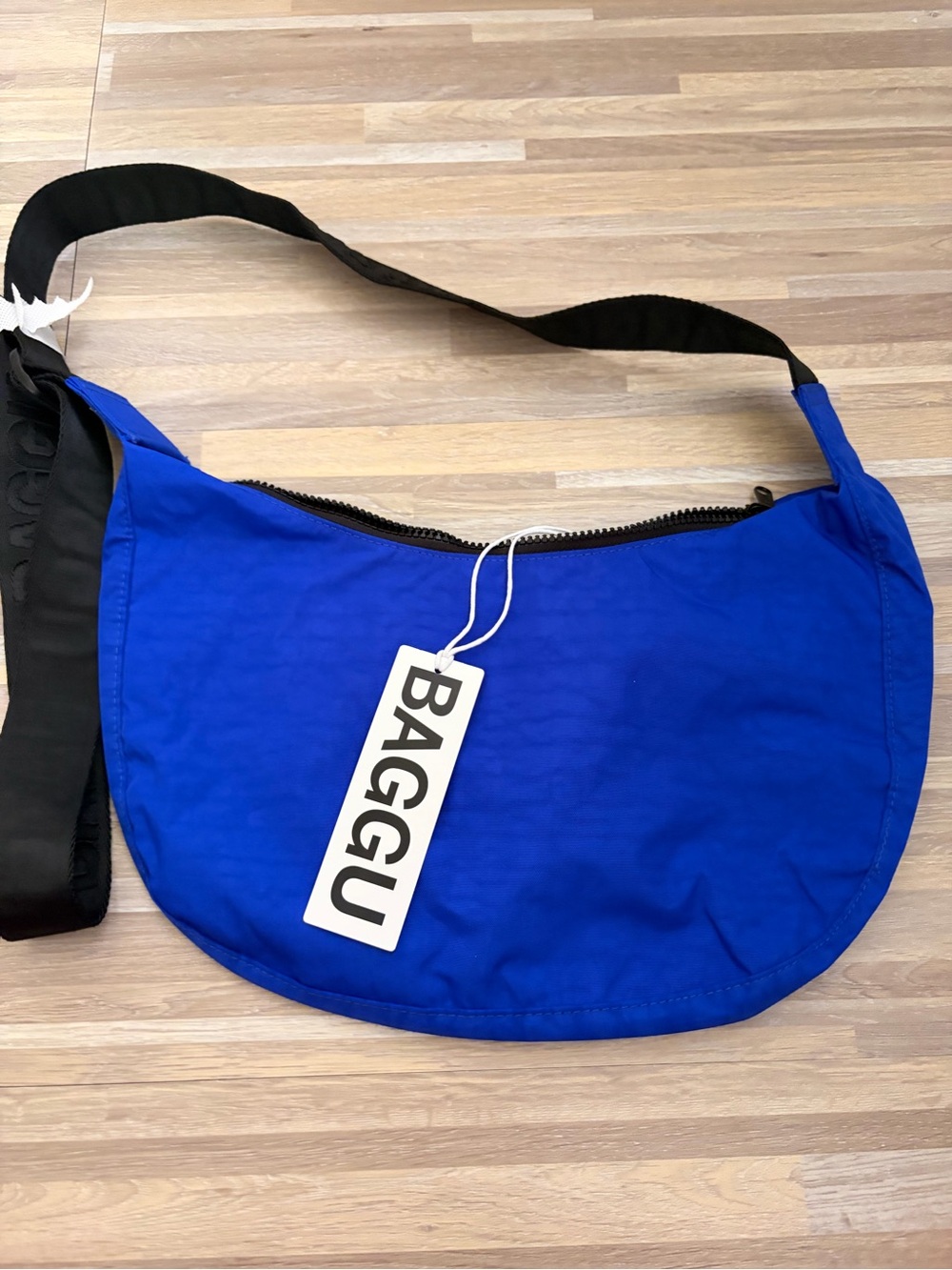 BAGGU: Medium Nylon Crescent “Lapis” 🌀 - Picture 3 of 4
